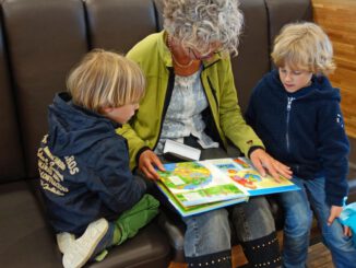 Bilderbuch und Lieder: Vorlesestunde für Zwei und Dreijährige in Hamborn