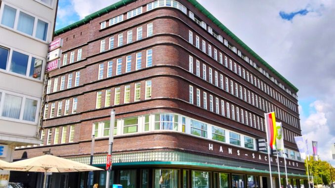 Gelsenkirchen schließt Jubiläumsjahr und richtet Blick auf gemeinsame Erneuerung Gelsenkirchen schließt Jubiläumsjahr und richtet Blick auf gemeinsame Erneuerung