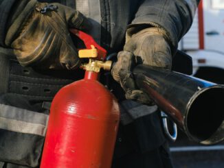Oberhausen zeichnet Feuerwehrleute für jahrzehntelangen Dienst aus