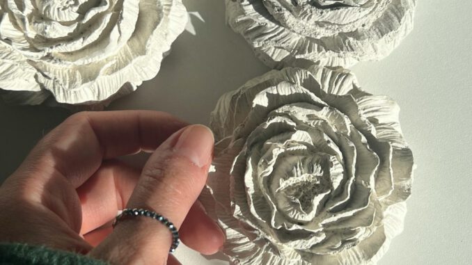 Papierblumenworkshop in Hagen: Kreatives Gestalten mit Hong An Kelley in der Villa Post