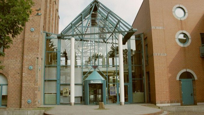 Porträtzeichnen mit Jörg Mazur im Stadtmuseum Duisburg am 21. Dezember Porträtzeichnen mit Jörg Mazur im Stadtmuseum Duisburg am 21. Dezember