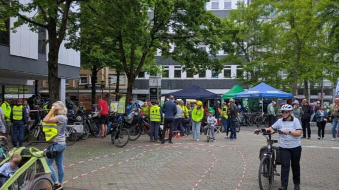 STADTRADELN in Hagen gestartet mit Fahrradmarkt und 96 Sternfahrerinnen und Sternfahrern